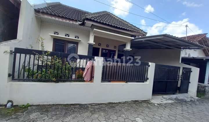 Rumah Tinggal Lokasi Strategis Lokasi Dekat Terminal Jombor - Mlati Sleman