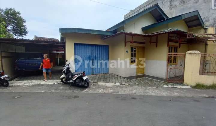Dijual Rumah Tinggal Lokasi Strategis Dekat Kantor Pemda Sleman