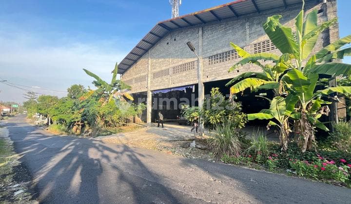 Warehouse Ready for Use, Strategic Location Near Wonosari City Center for Sale