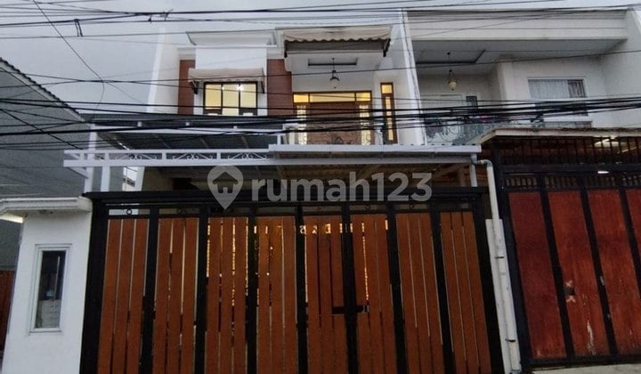 Rumah Mewah Hook 2,5 Lt Cluster Jagakarsa Jakarta Selatan
