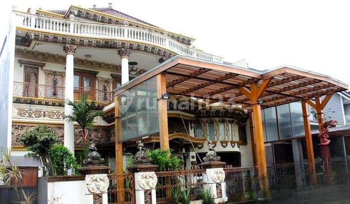 Dijual Rumah Mewah 5 Lt Furnished di Kemang Pratama Bekasi.
