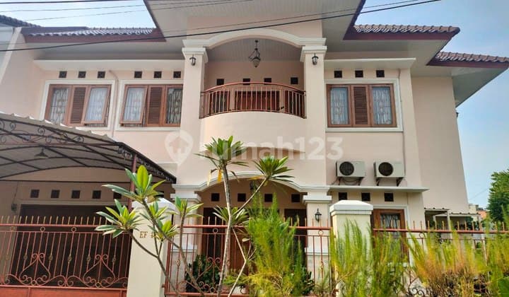 Rumah Mewah Hook Dalam Perumahan Besar Di Jatiwaringin Bekasi