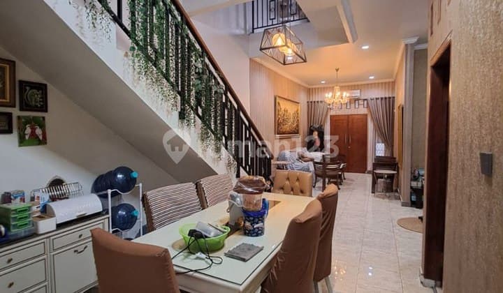 Rumah Dijual 2 Lt Semi Furnished Jatimulya Dkt Tol Bekasi Timur.