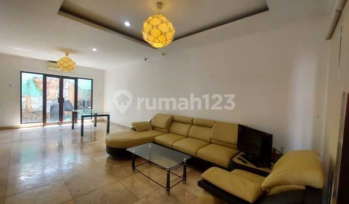 Harga Terbaru !! Rumah Jual 2 Lantai Area Kerobokan Dekat Seminyak.