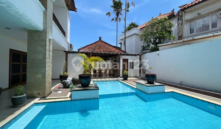 For Sale 5 Bedrooms Semi Villa Close To Sanur Area