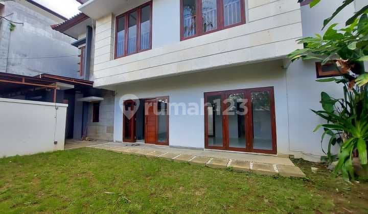 Rumah Sewa / Jual 2 Lantai Sunset Road Area. One Gate Sistem