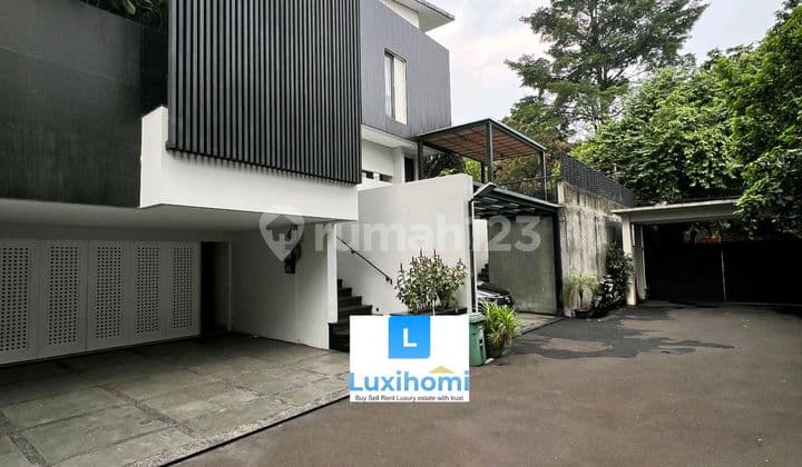 For Sale Townhouse Siap Huni Ada Pool, Bebas Banjir, Dekat Pintu Toll Tb Simatupang