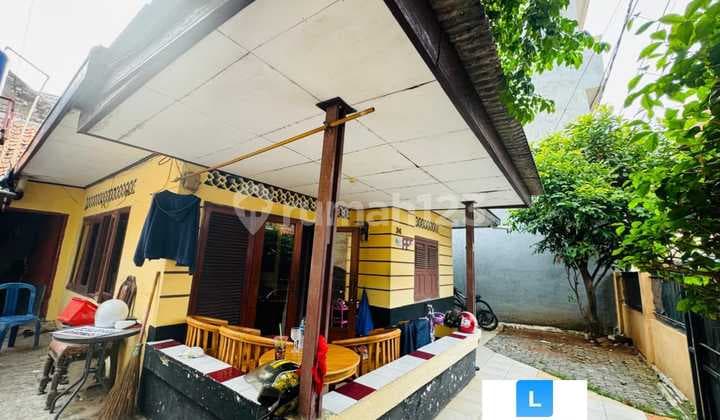 Dijual Cepat Rumah Lama Hitung Tanah di Karbela Setiabudi, Jakarta Selatan, Cocok di Bangun Rumah Kost
