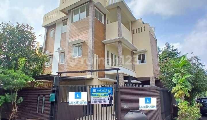 Dijual/Lelang Rumah 3 Lantai Luas 284m2 di Puri Gading, Pondok Melati, Bekasi