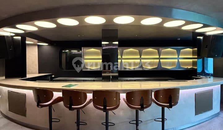 For Sale Bangunan Komersil 3Lantai Private lift, Lokasi Prime Area di Kebayoran Baru-Jakarta Selatan
