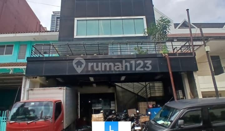 Dijual Mini Building 5 Lantai di Jl. Riau Menteng, Jakarta Pusat, Zona Komersil