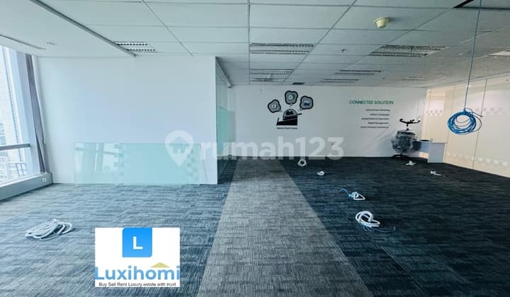 Disewakan Office Space Di Tcc Batavia Size 300sqm, Kondisi Semi Furnish, High Floor