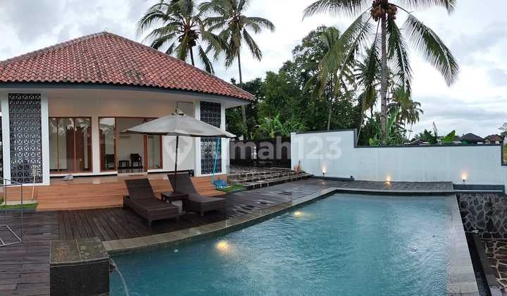 Villa Di Segobang Banyuwangi Konsep Modern Siap Huni