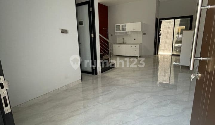 Rumah Modern Tropical Baru Gress