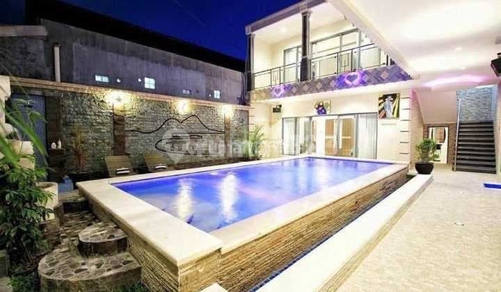 Villa 4 Kamar Tidur 2 Lantai Daerah Berawa