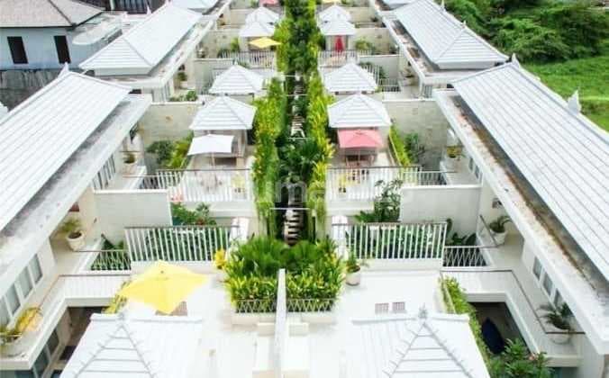 For Sale Luxury Modern And Elegance Style Villas Located In The Center Of Canggu Seminyak Bali.