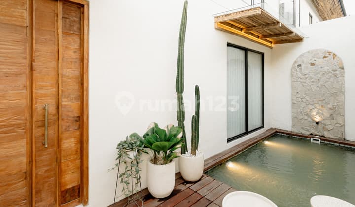 Leasehold Villa Until 2048 in Kerobokan