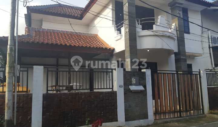 Rumah 2 Lantai Siap Huni Baru Renovasi di Puri Gading