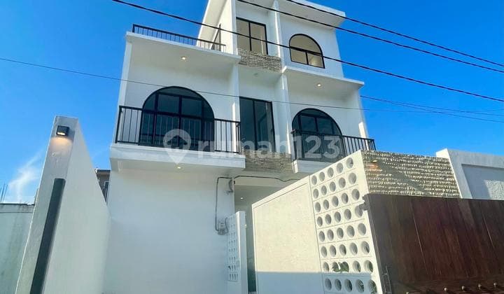 Villa Mewah Kondisi Baru Bergaya Mediterania di Area Villa-Villa di Ungasan