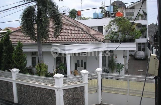 Rumah Beserta Kost 10 Pintu Daerah Cempaka Putih