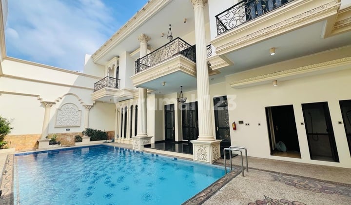 Rumah Mewah 3 Lt Vila Bukit Regency Full Furnish Ada Kolam Renang