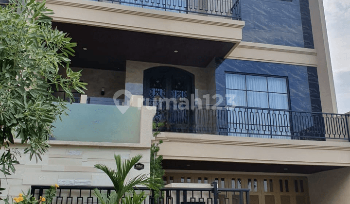 Dijual Rumah Mewah Citraland 3 LT Ada Kolam Renang Full Furnish