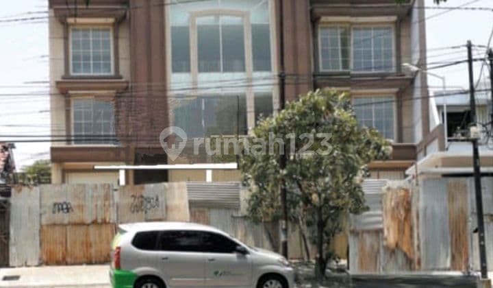 Dijual Bangunan 3 Lantai Raya Jemursari Strategis