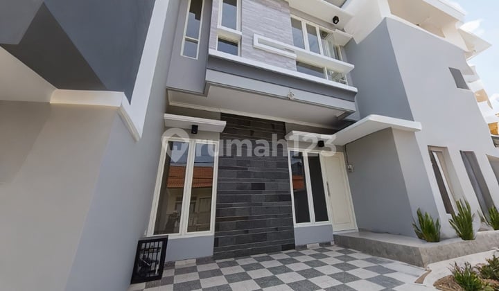 Rumah Gress Minimalis Di Jemursari