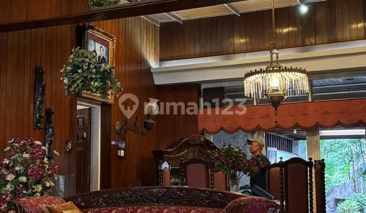 For Rent Luxury House, 2 Minutes to Tunjungan Plaza Surabaya