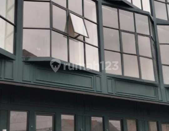 Surabaya Timur, Merr, Disewakan / Dijual Ruko Baru 3 Lantai Cuma 20 Meter Dari Pusat Kuliner Merr, Akses Jalan 12 Mtr