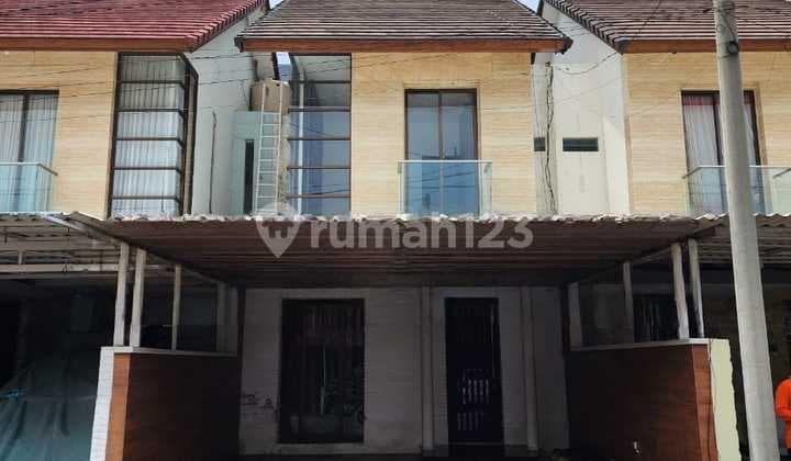 Baru Renov Siap Huni Semi Furnish Surabaya Timur SHM
