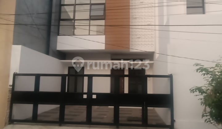 "Dijual Rumah Darmo Harapan Indah Kotak IMB Lgkp Bisa KPR, Granit tile ; TOTO, FREE Tandon Bawah dan Atas