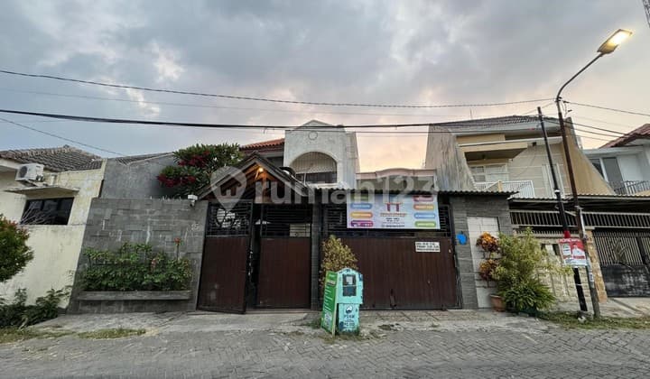 DIJUAL CEPAT RUMAH HITUNG TANAH LOKASI SIMPANG DARMO PERMAI SELATAN Di jalan Sambisari, OWNER BU BANGET