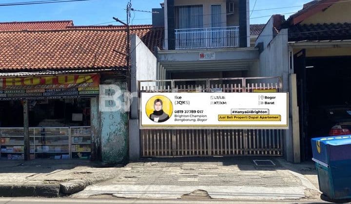 RUMAH MODERN TENGAH KOTA TEPI JALAN RAYA