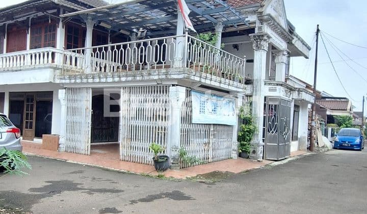 RUMAH HOEK 2 LANTAI DI PERUMAHAN PAMULANG