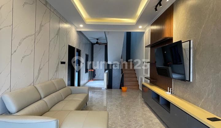 Rumah Baru dengan Rooftop View Gunung Furnished Ada Swimming Poll Taman Besakih Sentul City Bogor