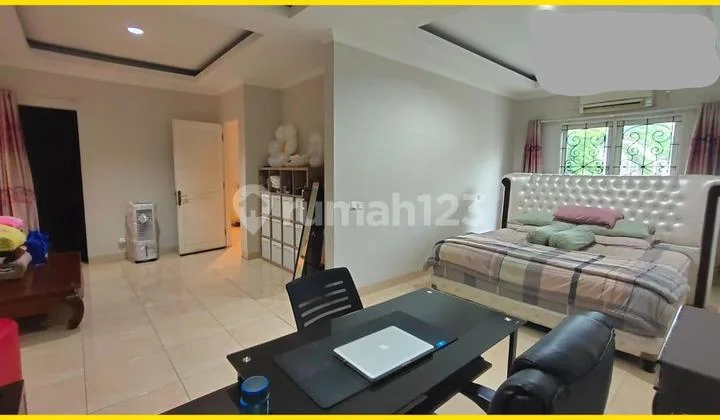 For Sale Fast: Beautiful, Livable House with High Ceilings, Safe, Comfortable, Scenic, and Well-Maintained.