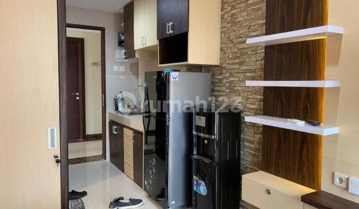 Springwood Studio Type Apartment Furnished Middle Floor, Tangerang