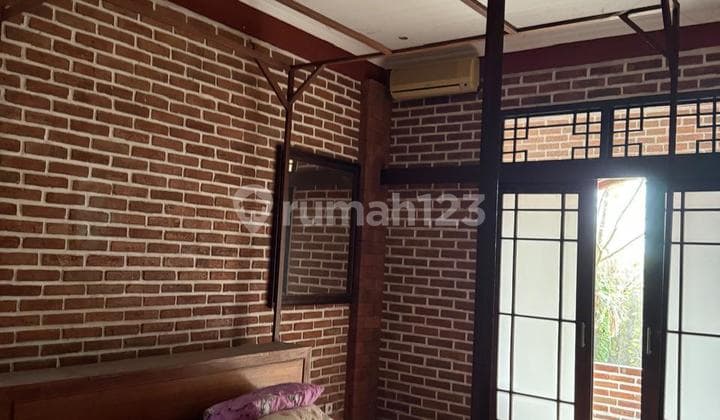 Gedung Usaha Bekas Spa dengan Ruangan Banyak di Lokasi Ramai dan Strategis - Seminyak, Badung