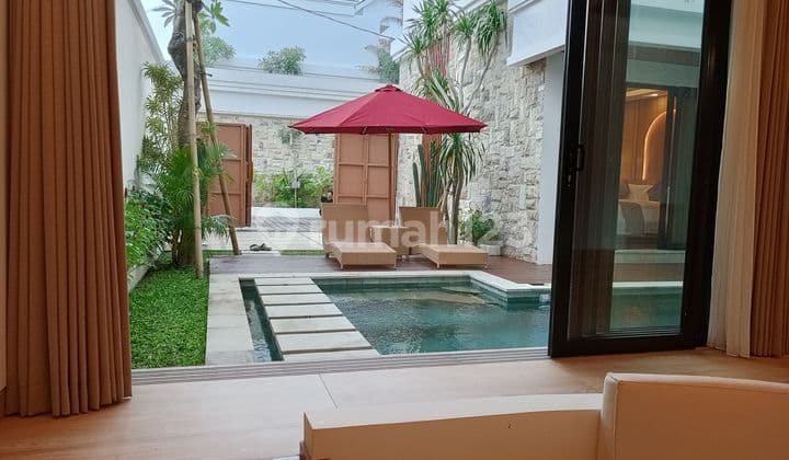 Luxury Villa Desain Tropical Mediterania Lokasi Munggu Canggu