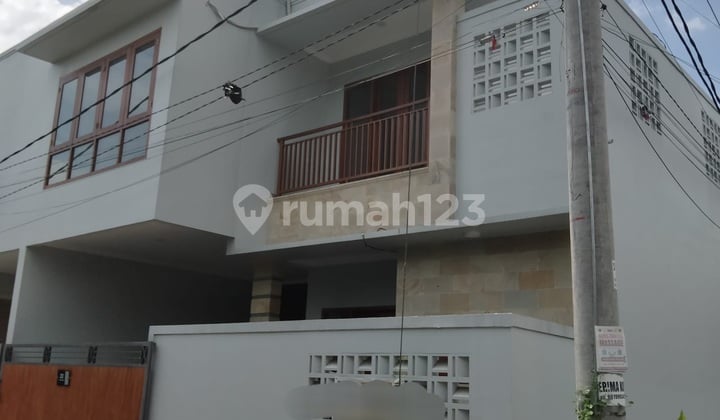 Rumah Hook Minimalis 3 Kamar Tidur Di Sanur