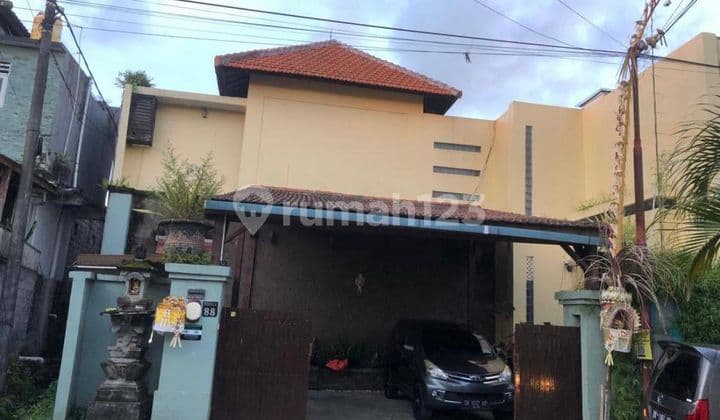 Villa Luas Dengan Kolam Renang Besar Di Lingkungan Nyaman Tenang Di Padonan Canggu