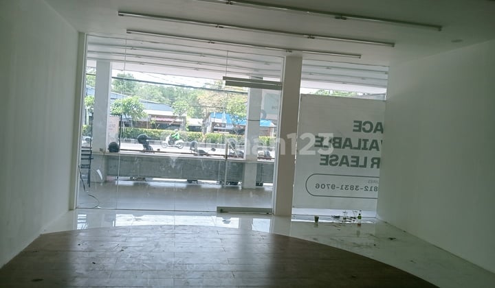 Toko Strategis Dekat Big M Mart Di Jalan Raya Jimbaran