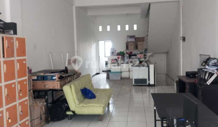 Ruko 3 Lantai dengan Lokasi Strategis - Kuta, Badung