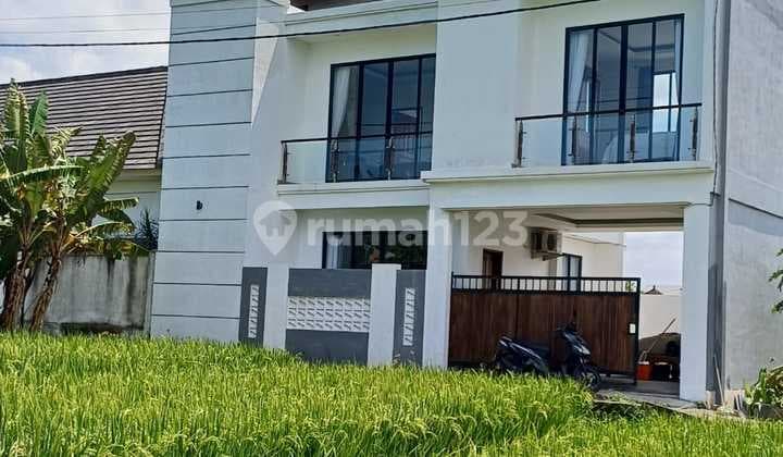 Villa Dua Lantai 3 Kamar Tidur View Sawah Dekat Ke Pantai Mengening Tanah Lot