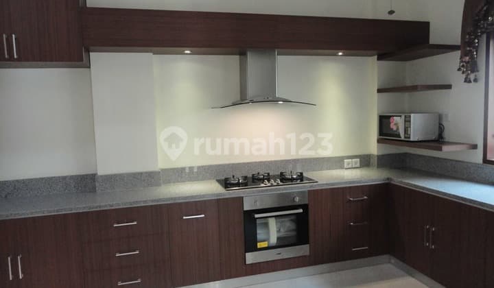 Rumah Fully Furnished 2 Kamar Tidur Lingkungan Nyaman dan Tenang di Jimbaran-Nusa Dua