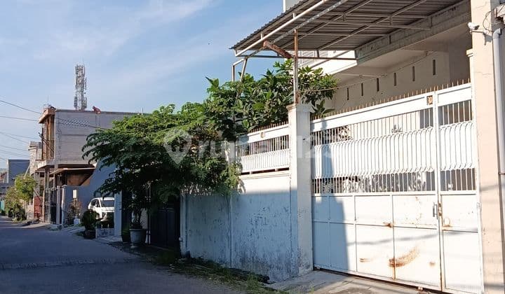 House in East Ploso Tambaksari 8.25 L Cheap