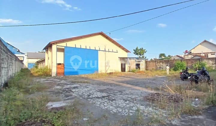 Disewakan Gudang 1397 meter Persegi Lokasi Strategis Dekat Pasar STAN Maguwoharjo Depok Sleman