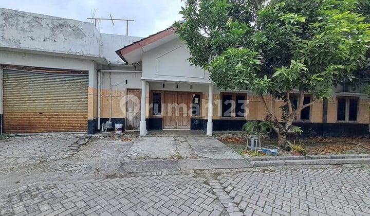 Rumah Semi Furnish Luas 240 Meter Persegi di Dalem Perum, Bangunharjo, Sewon Bantul