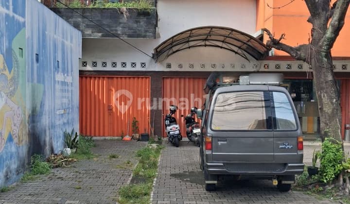 Disewakan Ruang Usaha Strategis 2 Lantai di Jalan Laksda Adisucipto , Pusat Keramaian, Caturtunggal, Depok, Sleman.